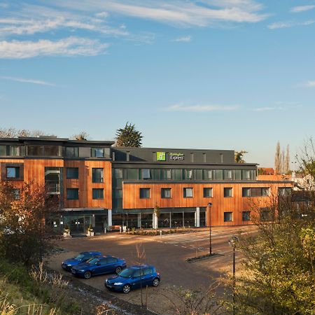 Holiday Inn Express Cambridge Duxford M11 Jct 10 By Ihg Dış mekan fotoğraf