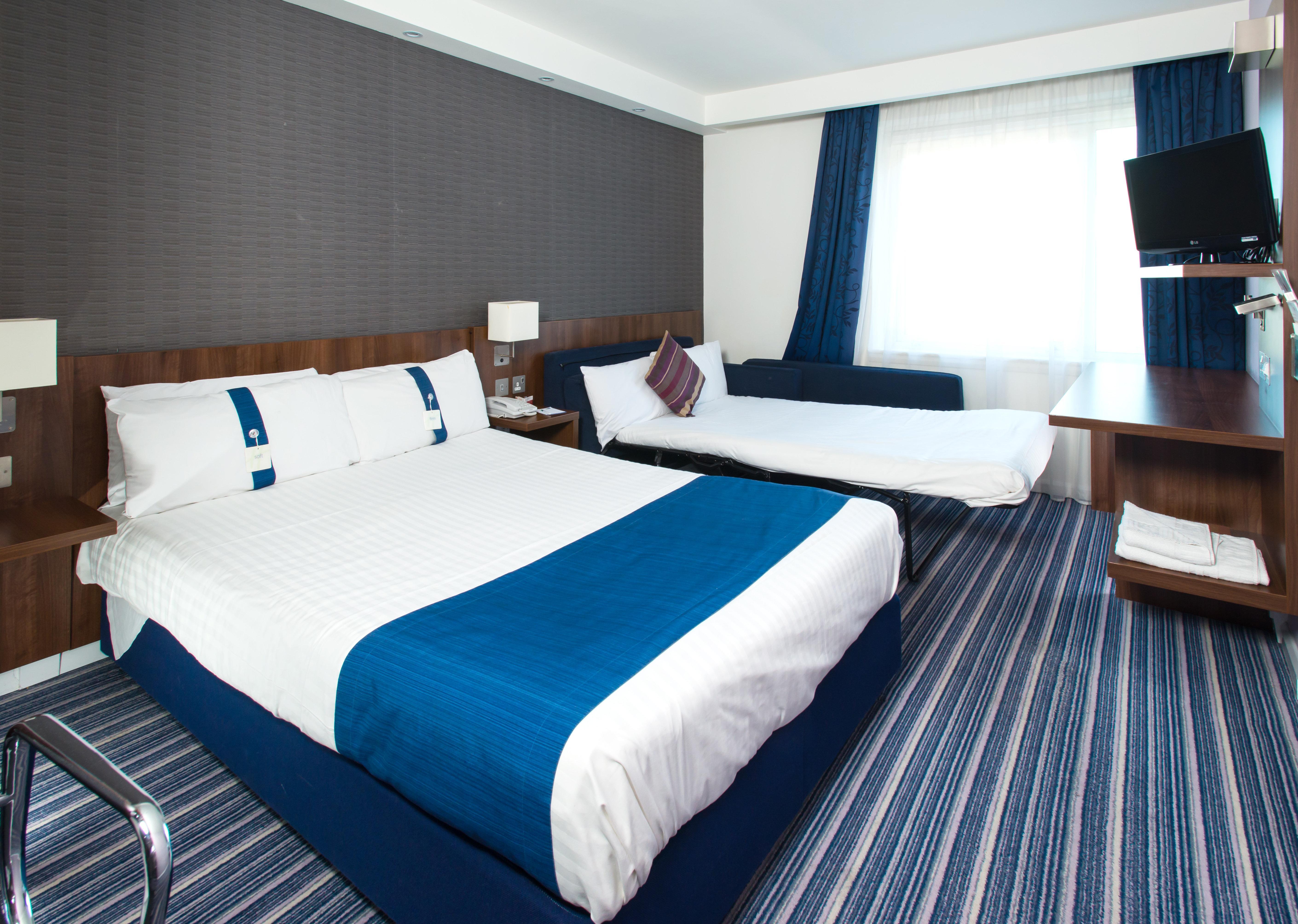 Holiday Inn Express Cambridge Duxford M11 Jct 10 By Ihg Dış mekan fotoğraf