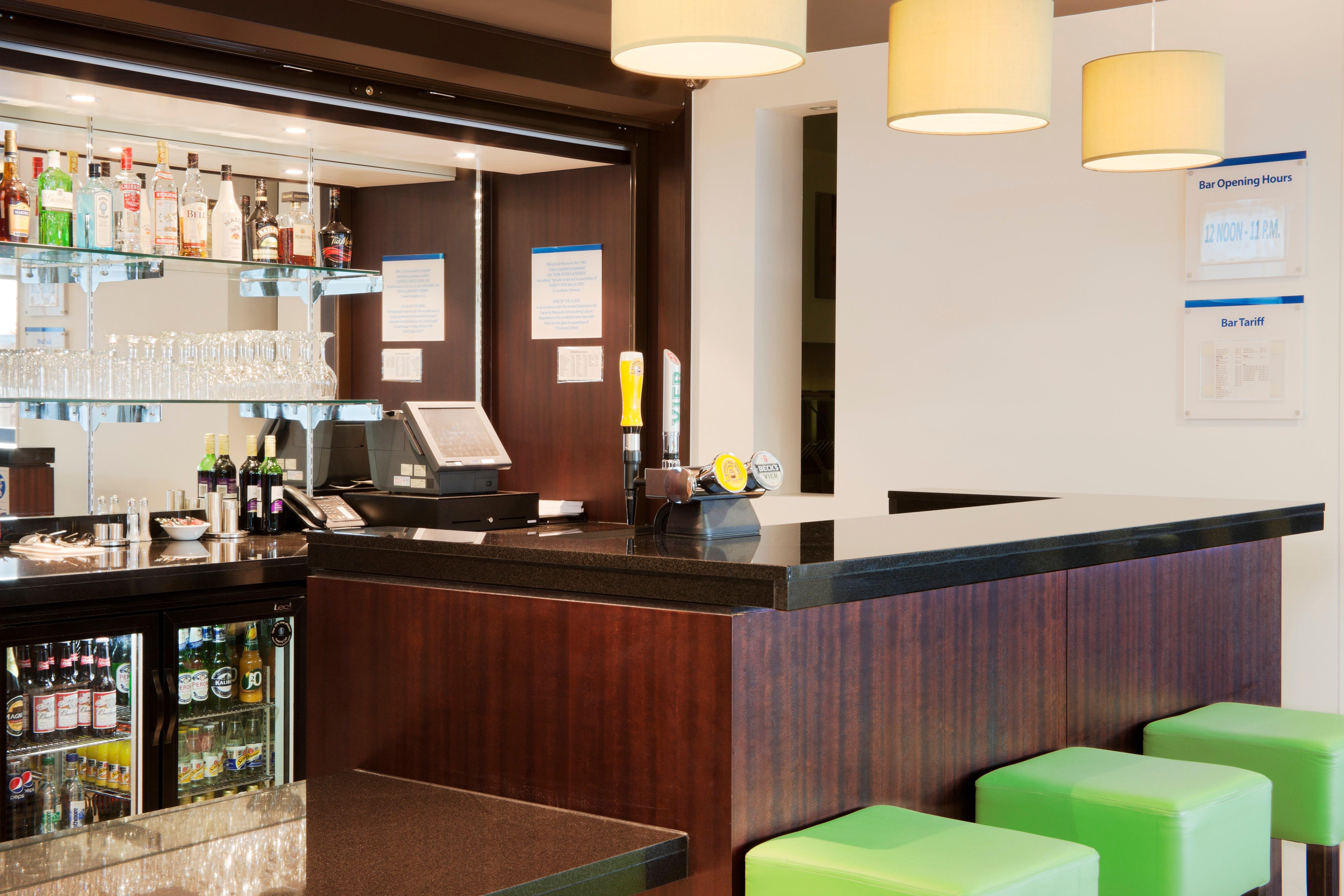 Holiday Inn Express Cambridge Duxford M11 Jct 10 By Ihg Dış mekan fotoğraf