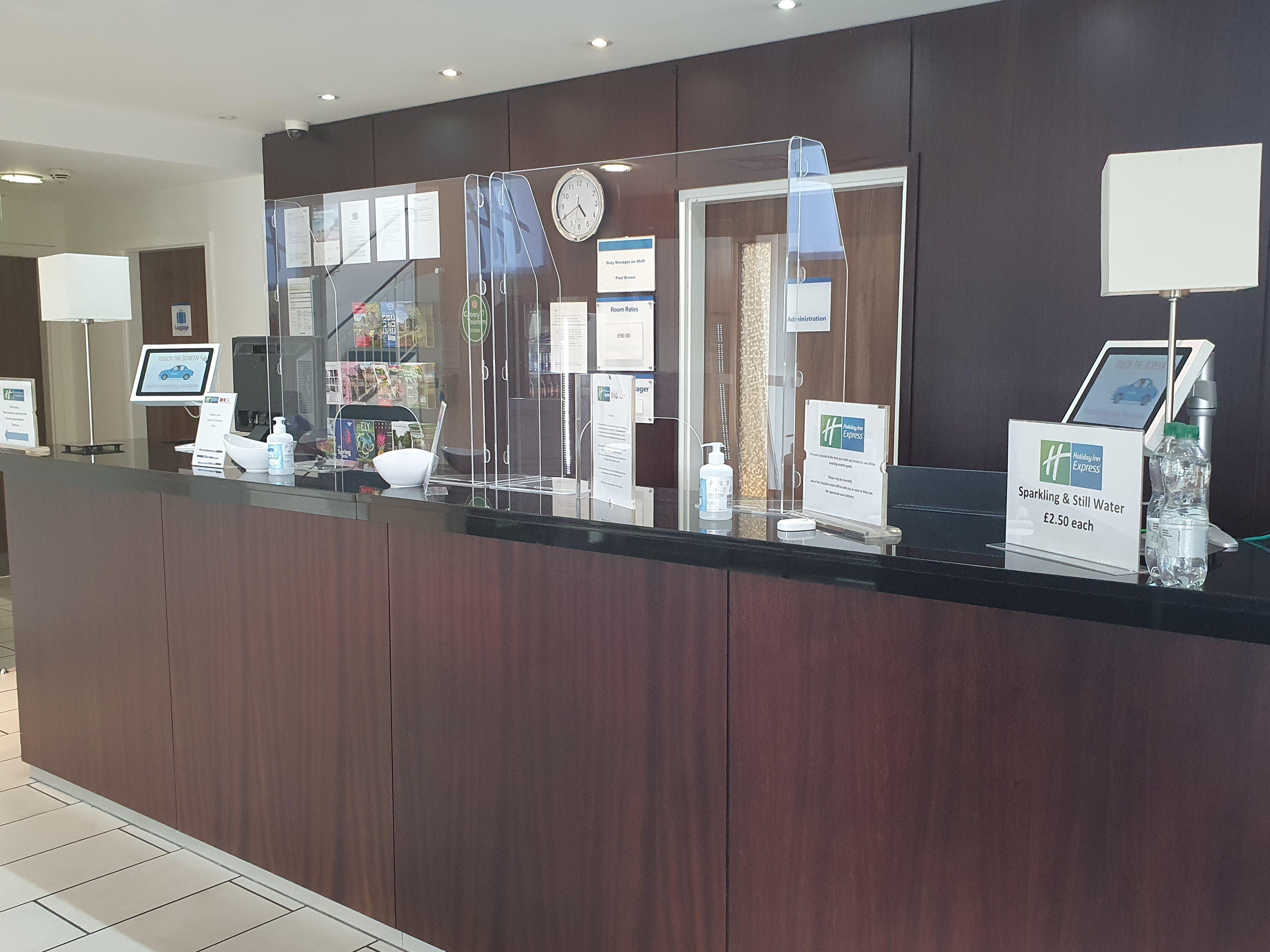 Holiday Inn Express Cambridge Duxford M11 Jct 10 By Ihg Dış mekan fotoğraf