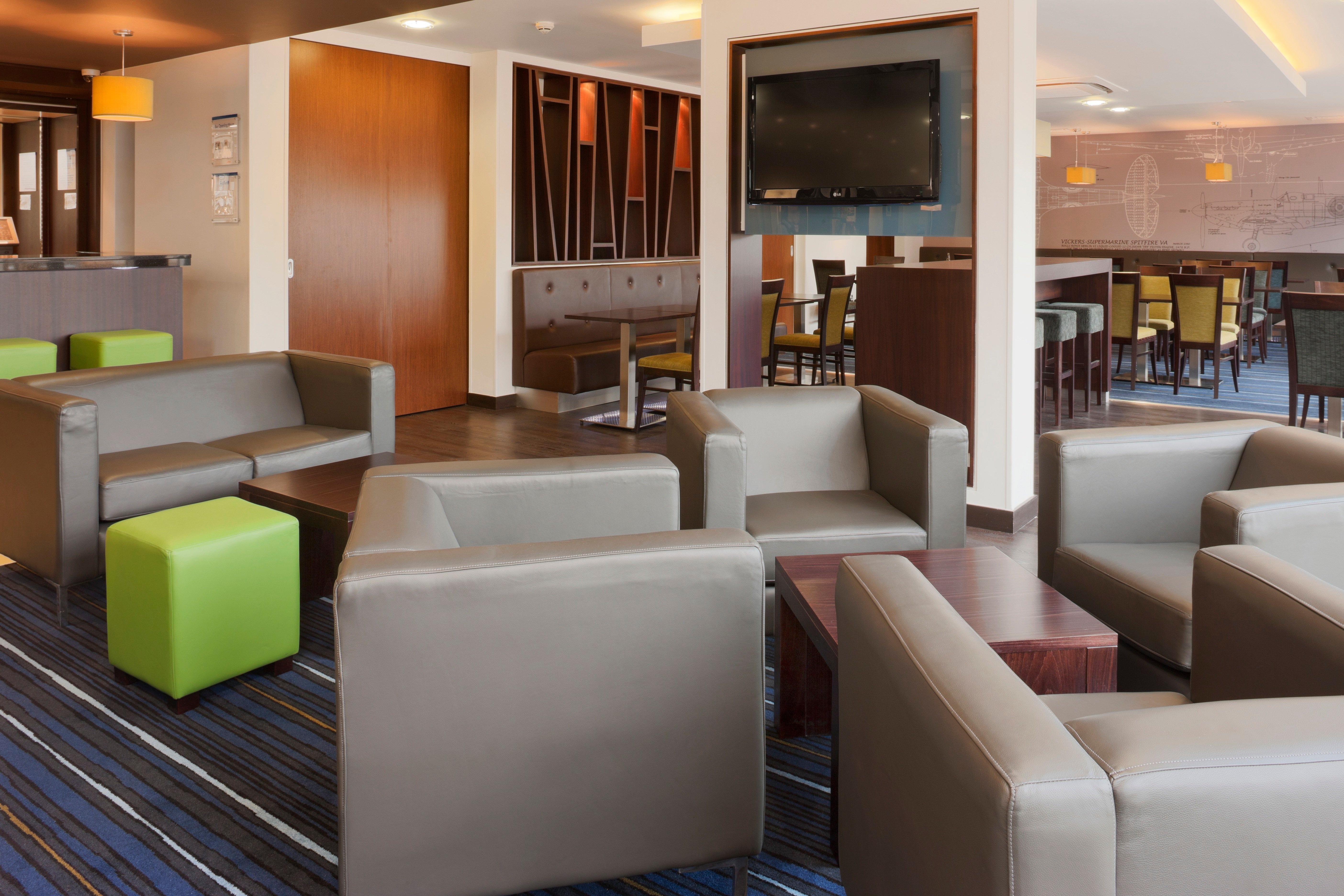 Holiday Inn Express Cambridge Duxford M11 Jct 10 By Ihg Dış mekan fotoğraf