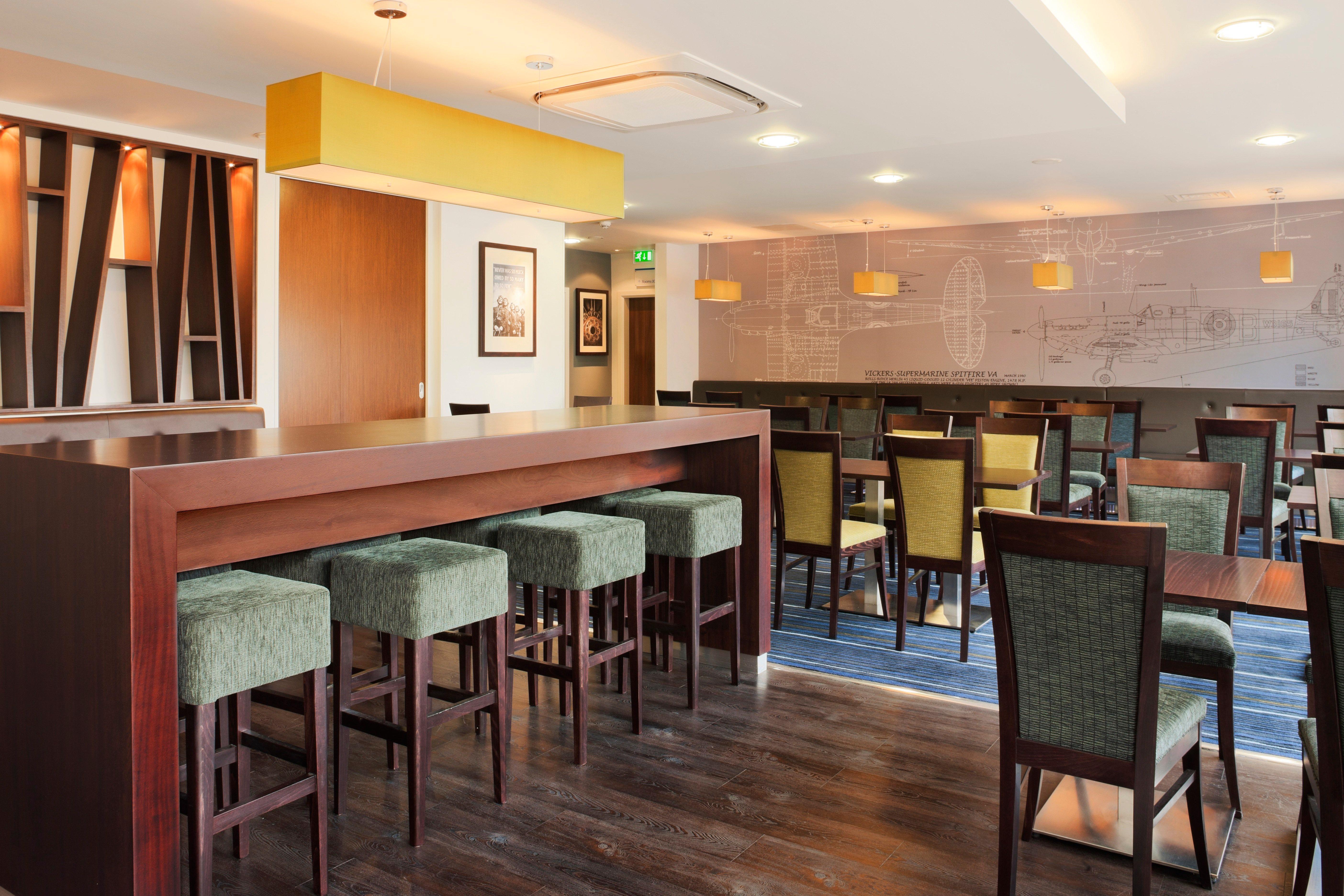 Holiday Inn Express Cambridge Duxford M11 Jct 10 By Ihg Dış mekan fotoğraf