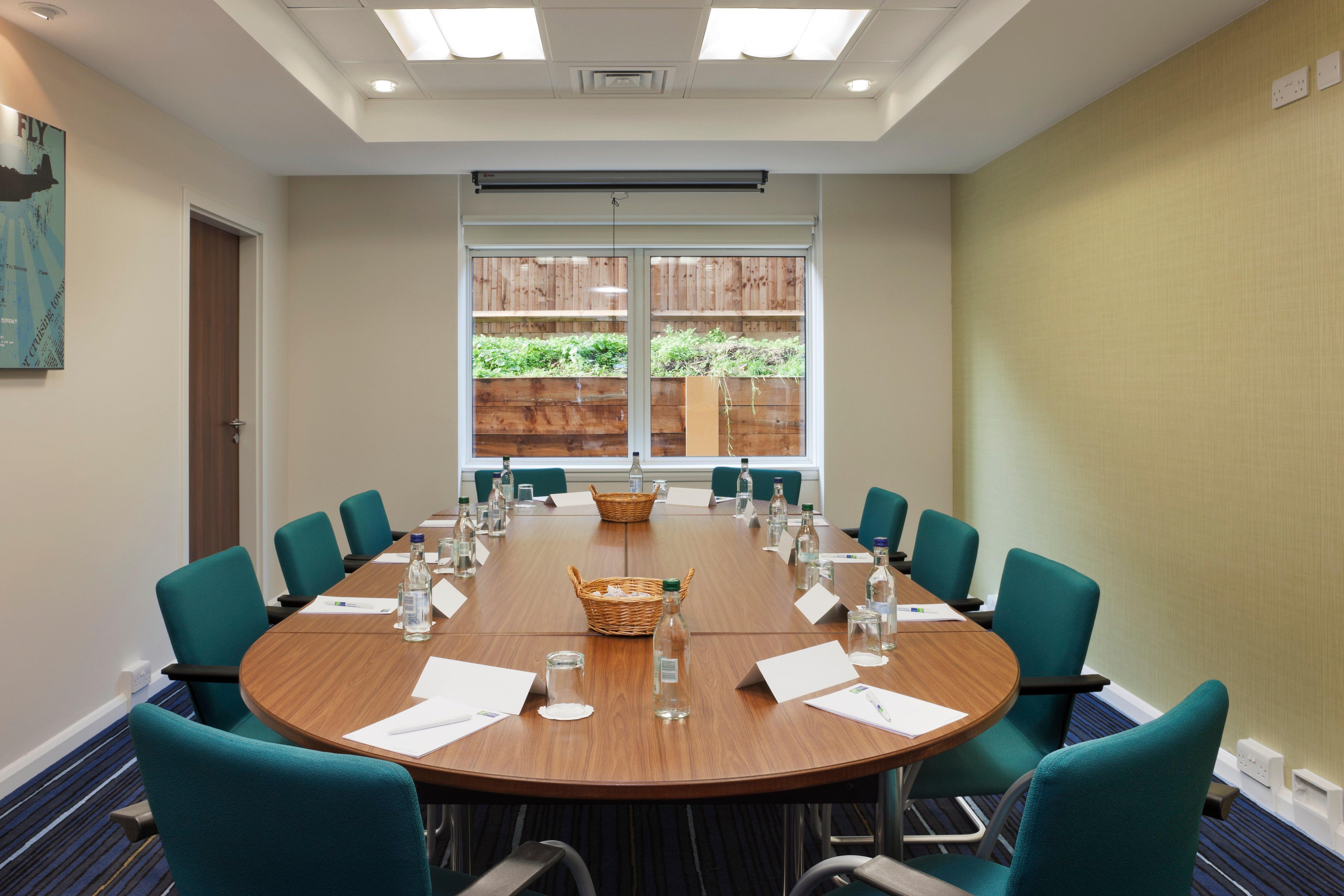 Holiday Inn Express Cambridge Duxford M11 Jct 10 By Ihg Dış mekan fotoğraf