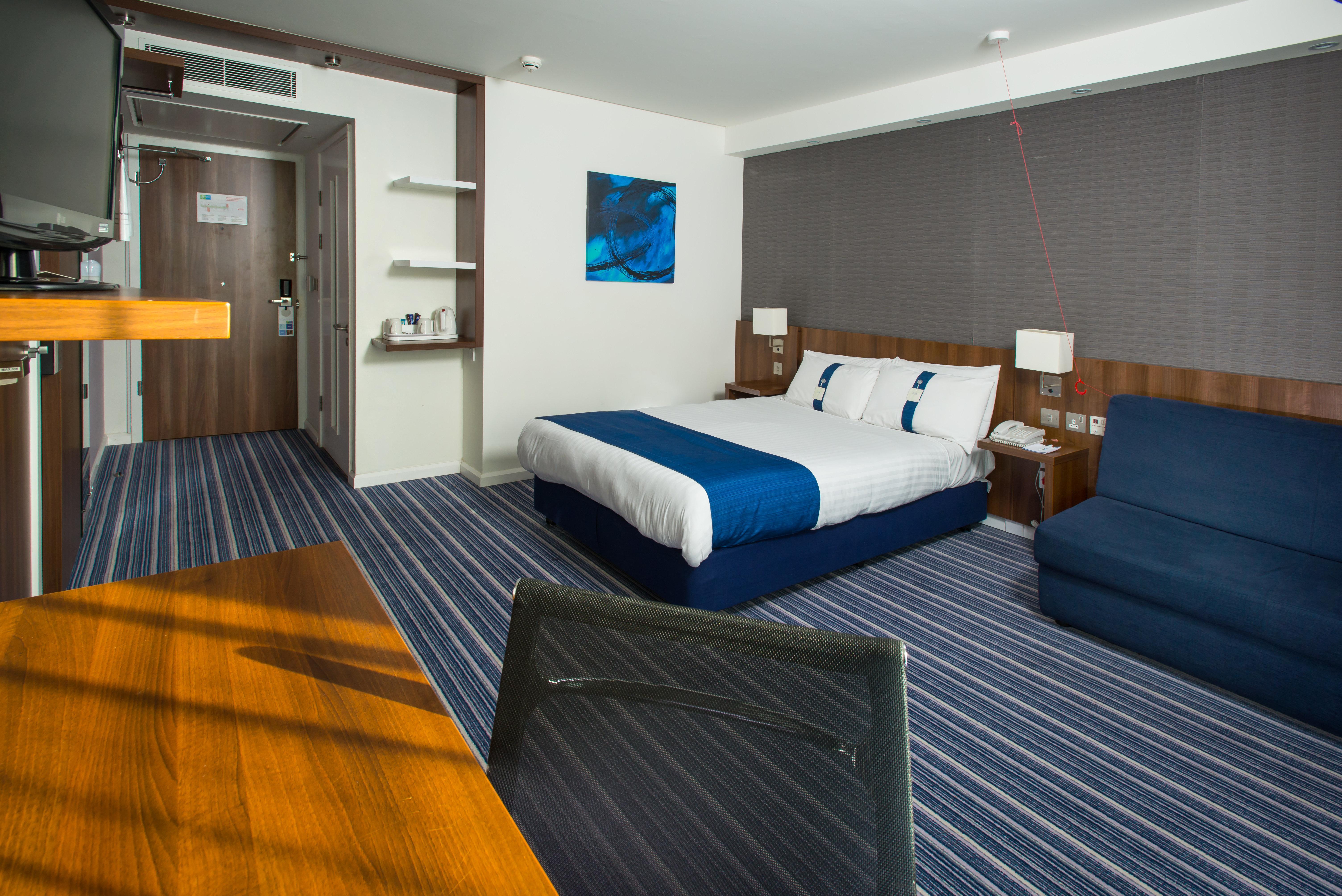Holiday Inn Express Cambridge Duxford M11 Jct 10 By Ihg Dış mekan fotoğraf
