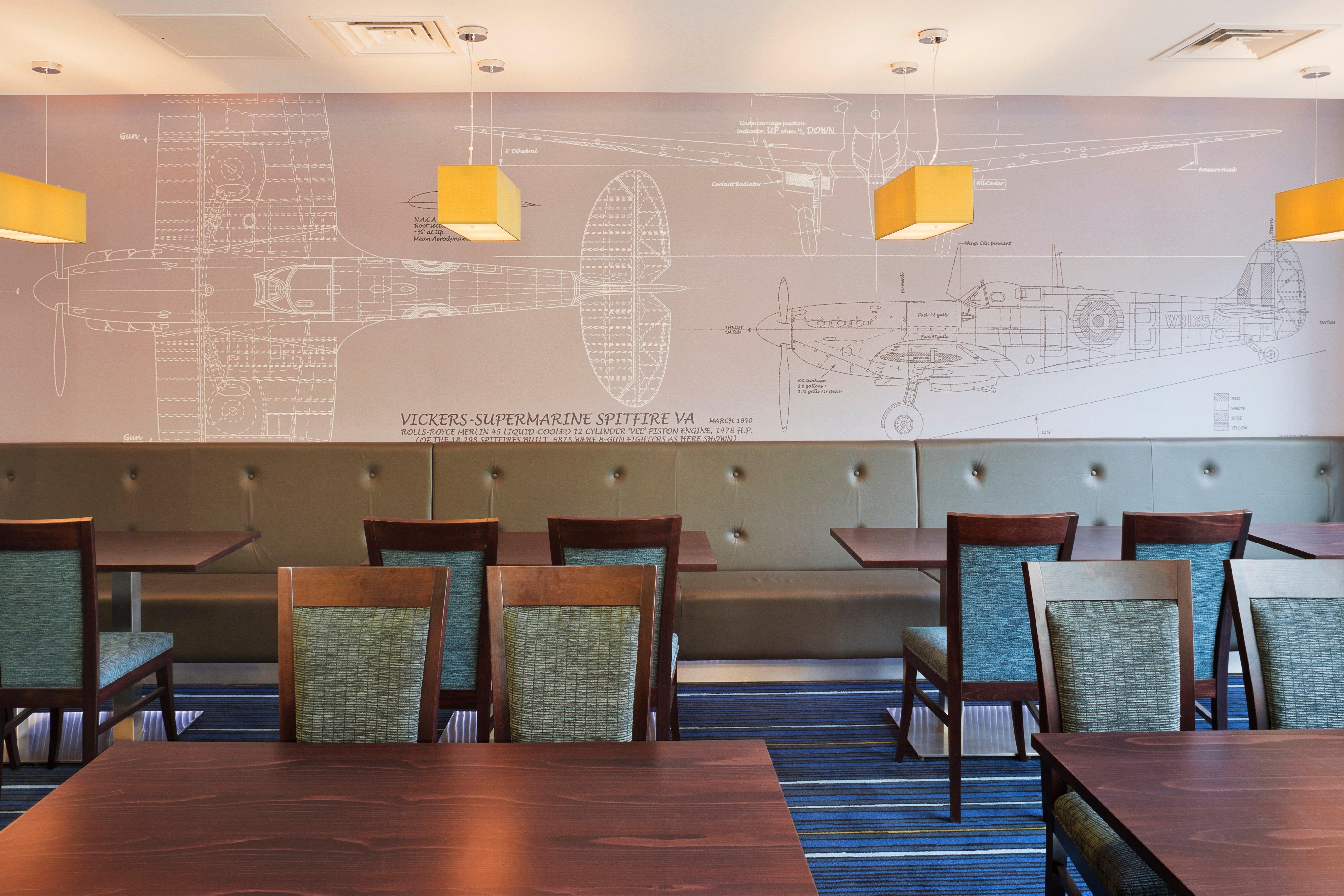 Holiday Inn Express Cambridge Duxford M11 Jct 10 By Ihg Dış mekan fotoğraf