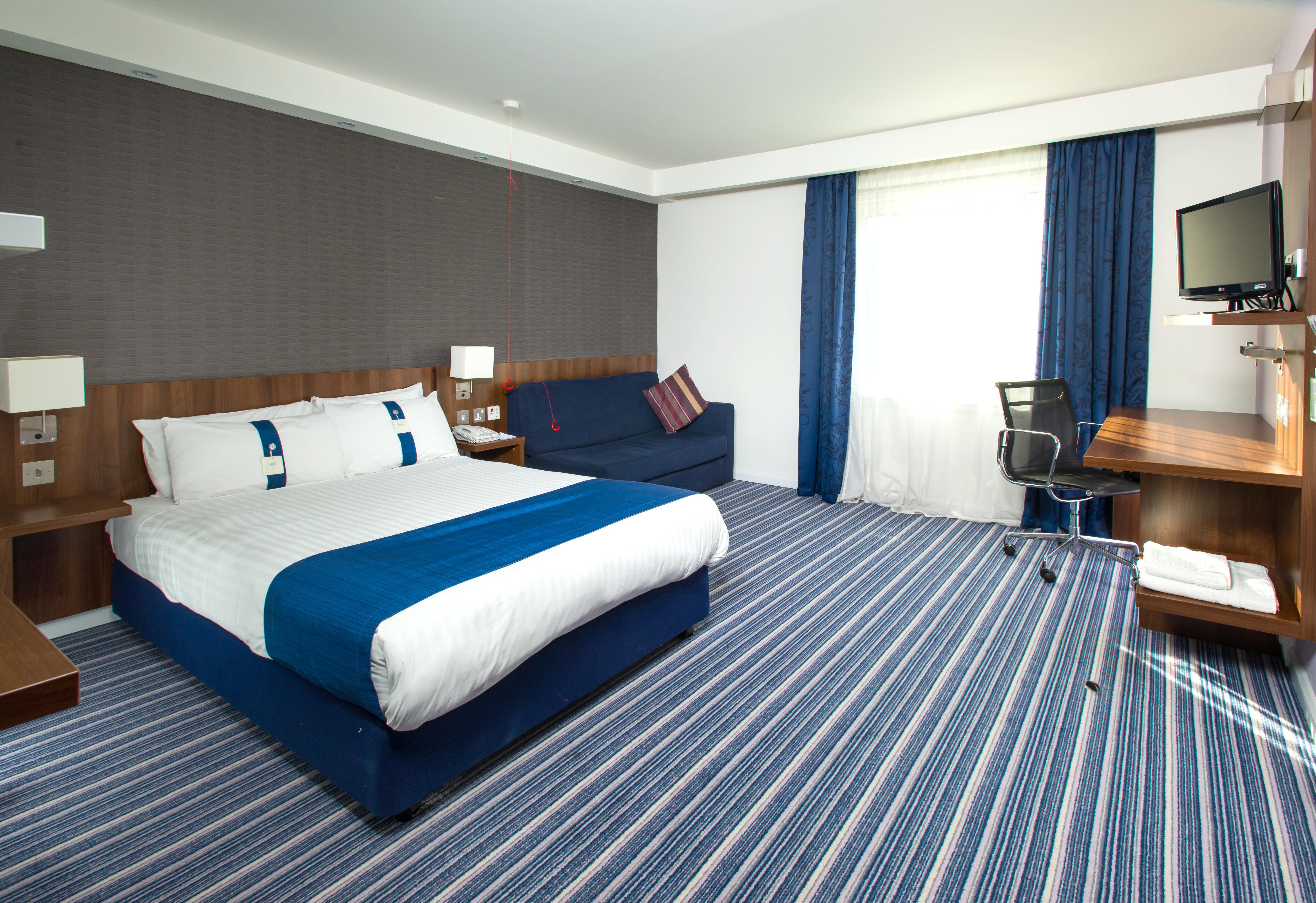 Holiday Inn Express Cambridge Duxford M11 Jct 10 By Ihg Dış mekan fotoğraf
