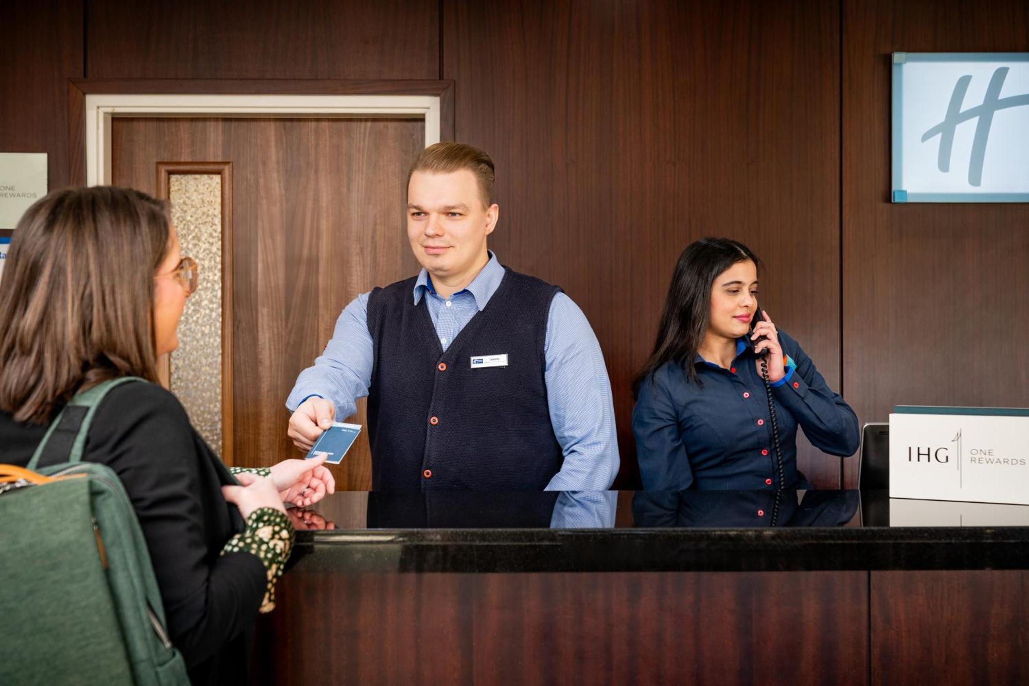 Holiday Inn Express Cambridge Duxford M11 Jct 10 By Ihg Dış mekan fotoğraf