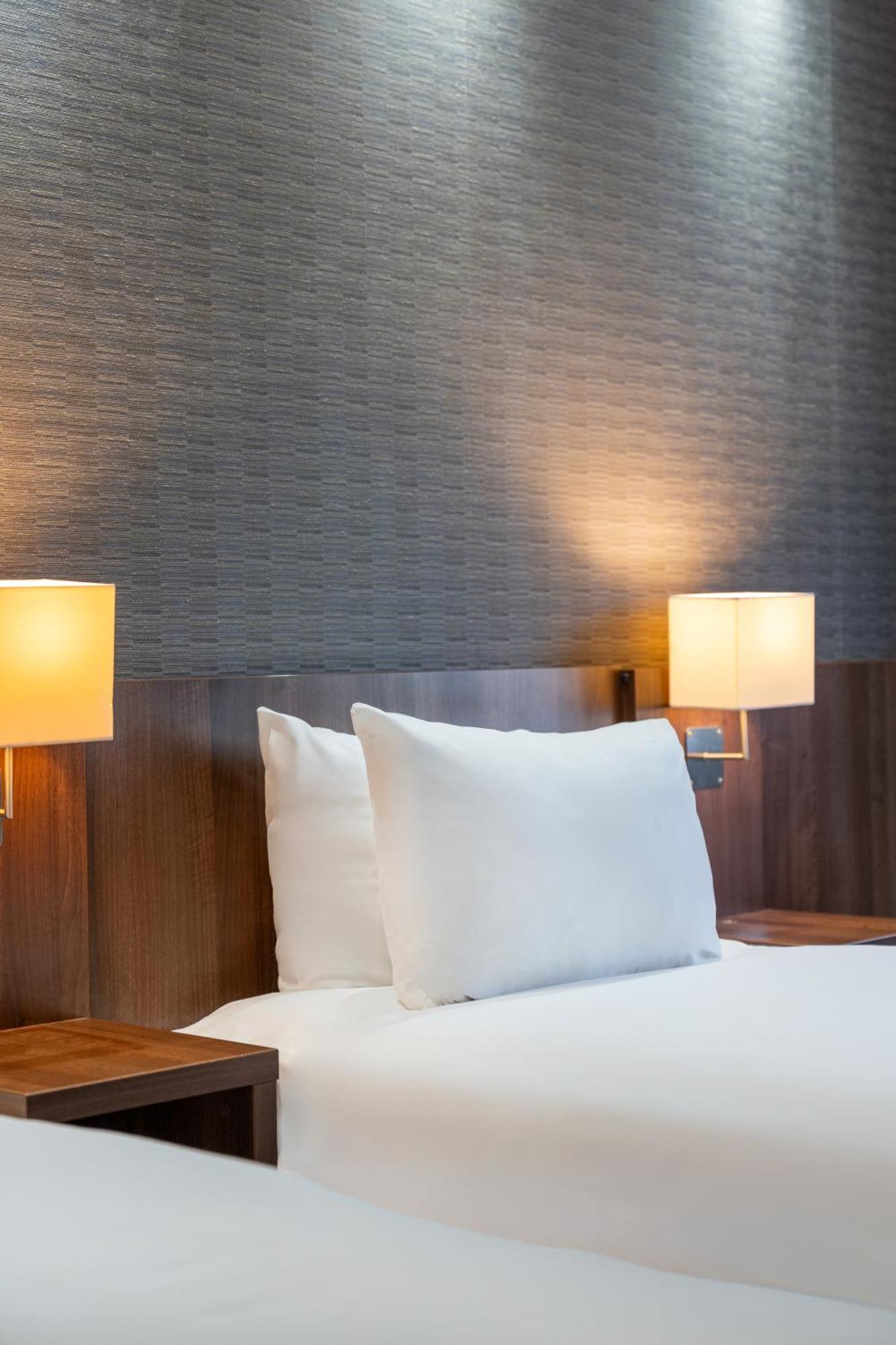 Holiday Inn Express Cambridge Duxford M11 Jct 10 By Ihg Dış mekan fotoğraf