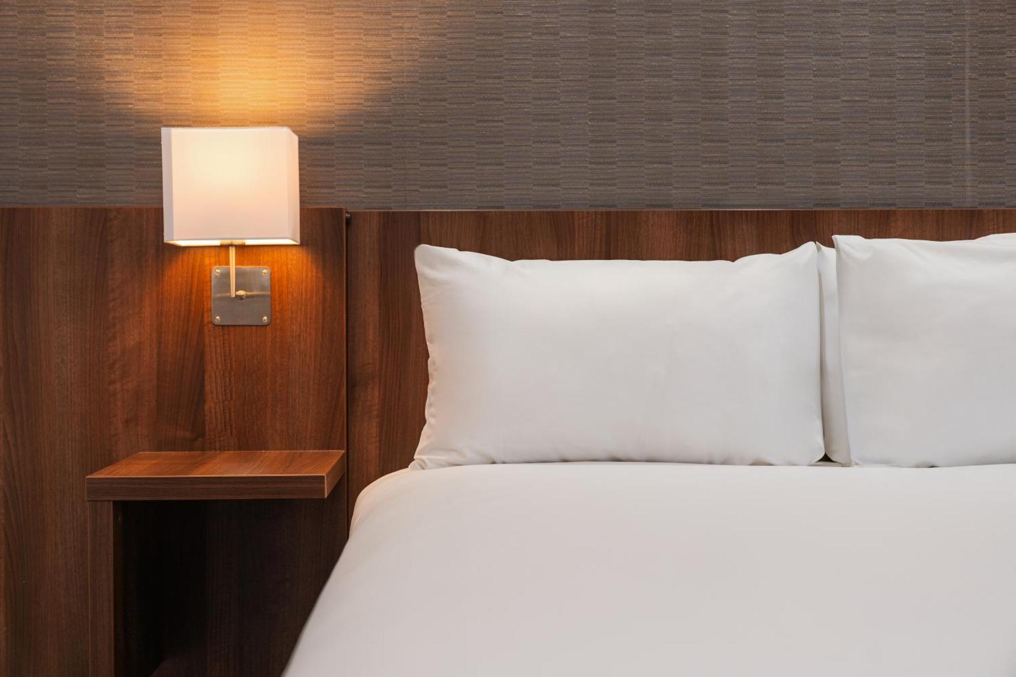 Holiday Inn Express Cambridge Duxford M11 Jct 10 By Ihg Dış mekan fotoğraf
