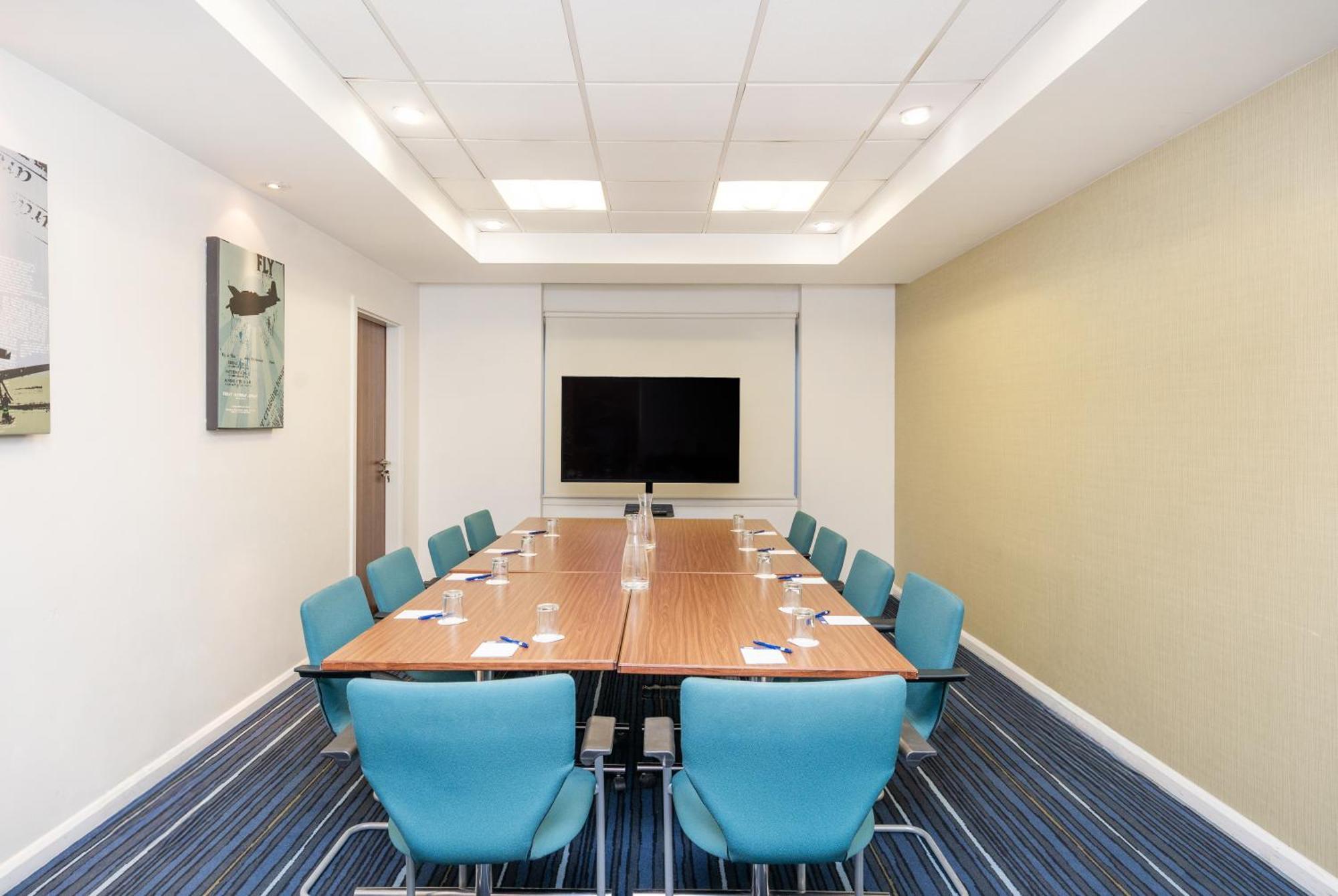 Holiday Inn Express Cambridge Duxford M11 Jct 10 By Ihg Dış mekan fotoğraf