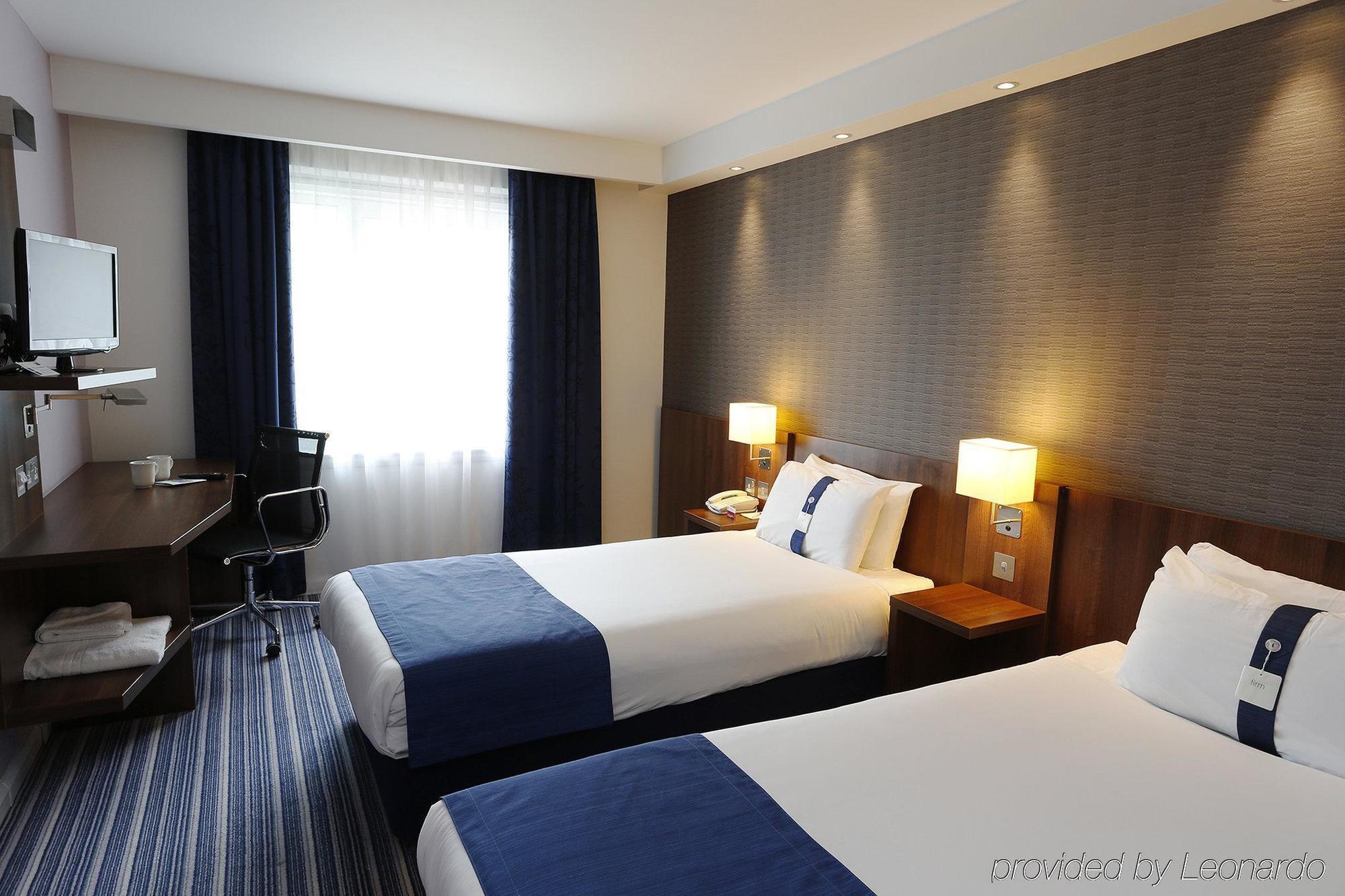 Holiday Inn Express Cambridge Duxford M11 Jct 10 By Ihg Dış mekan fotoğraf