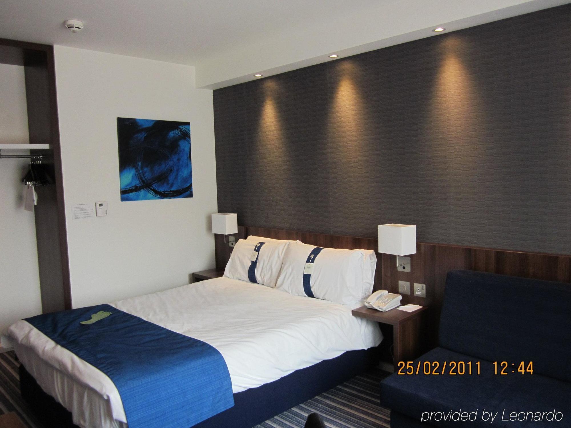 Holiday Inn Express Cambridge Duxford M11 Jct 10 By Ihg Dış mekan fotoğraf