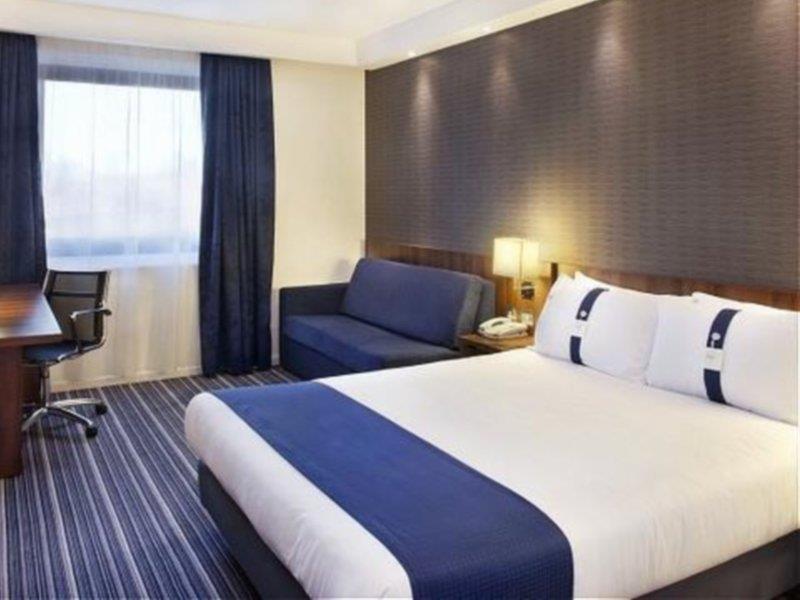 Holiday Inn Express Cambridge Duxford M11 Jct 10 By Ihg Dış mekan fotoğraf