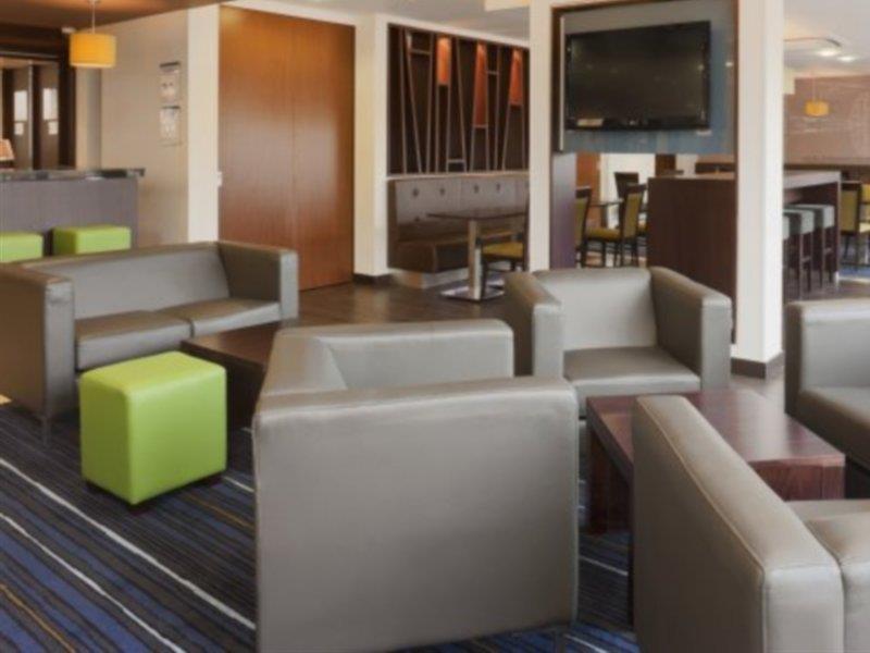 Holiday Inn Express Cambridge Duxford M11 Jct 10 By Ihg Dış mekan fotoğraf