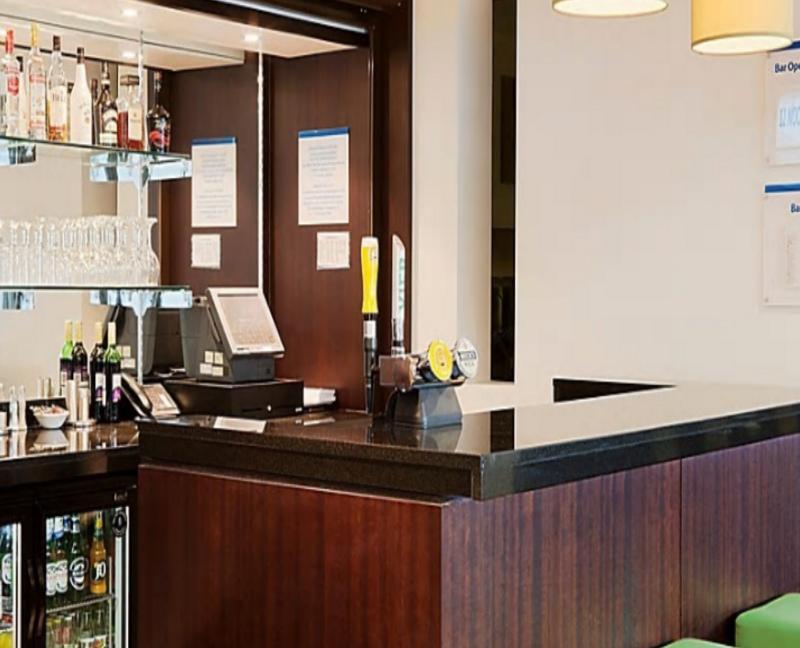 Holiday Inn Express Cambridge Duxford M11 Jct 10 By Ihg Dış mekan fotoğraf