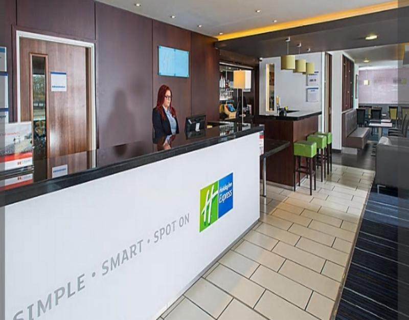 Holiday Inn Express Cambridge Duxford M11 Jct 10 By Ihg Dış mekan fotoğraf