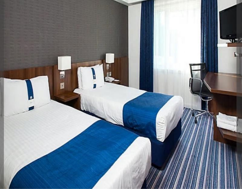 Holiday Inn Express Cambridge Duxford M11 Jct 10 By Ihg Dış mekan fotoğraf